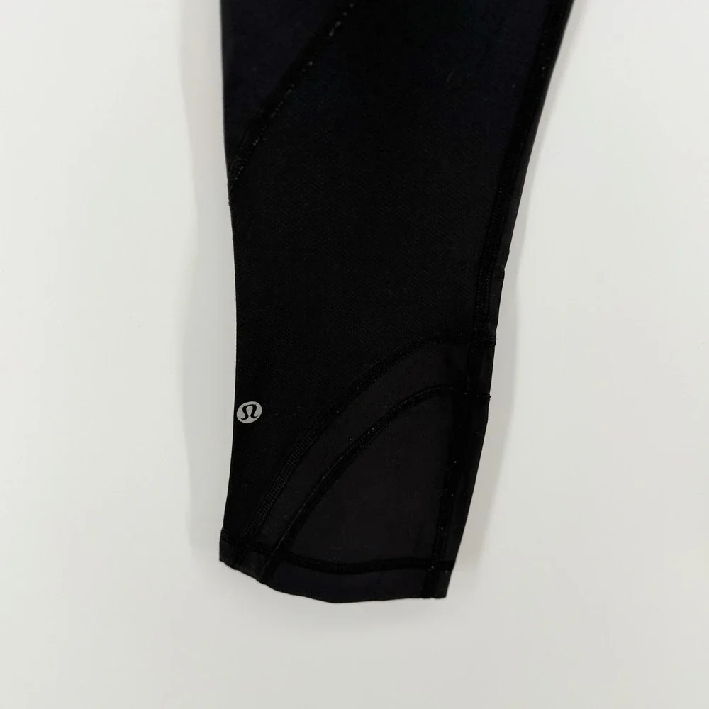 Lululemon Run Inspire Crop II Leggings Black Zip Pocket Mesh Size 4 Yoga